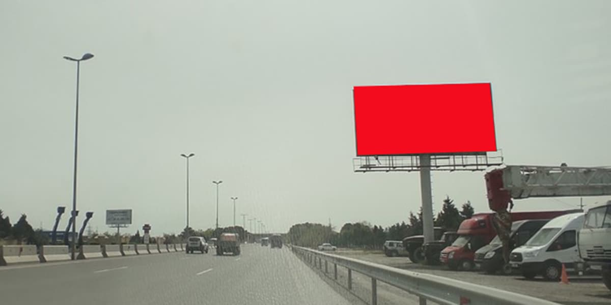 MB 013, Sumqayıt. Maşın bazarı