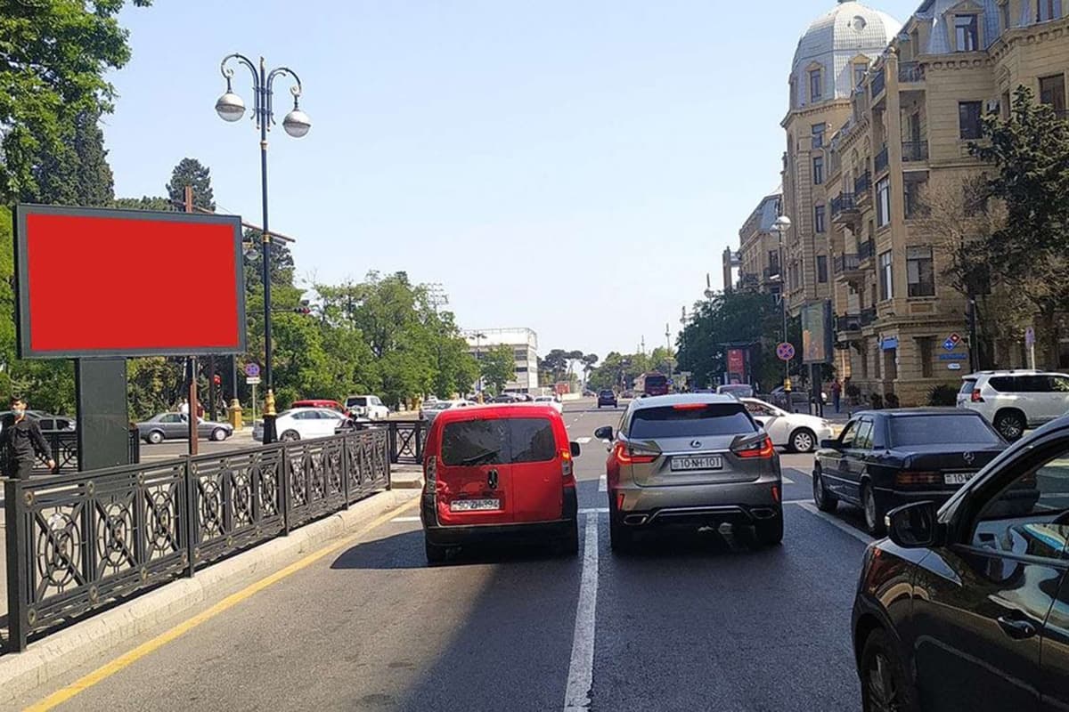 SL 082, Azadlıq pr – Ü.Hacıbəyov küç