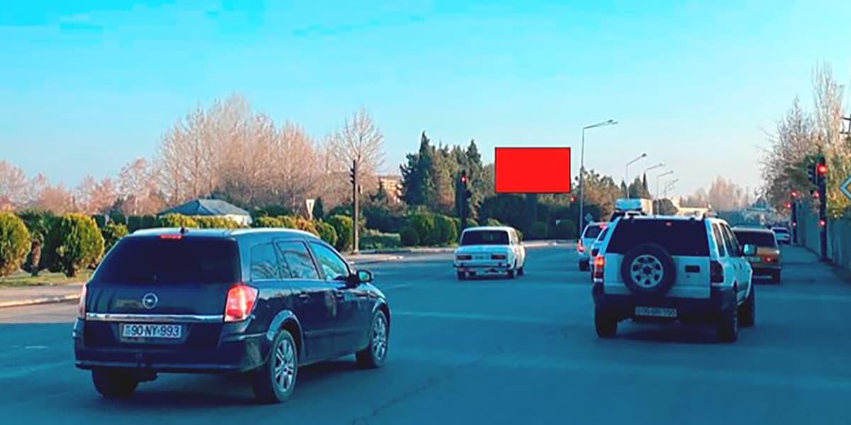 BL 117, Bərdə. Müalicə Diaqnostika Mərkəzinin qarşısı