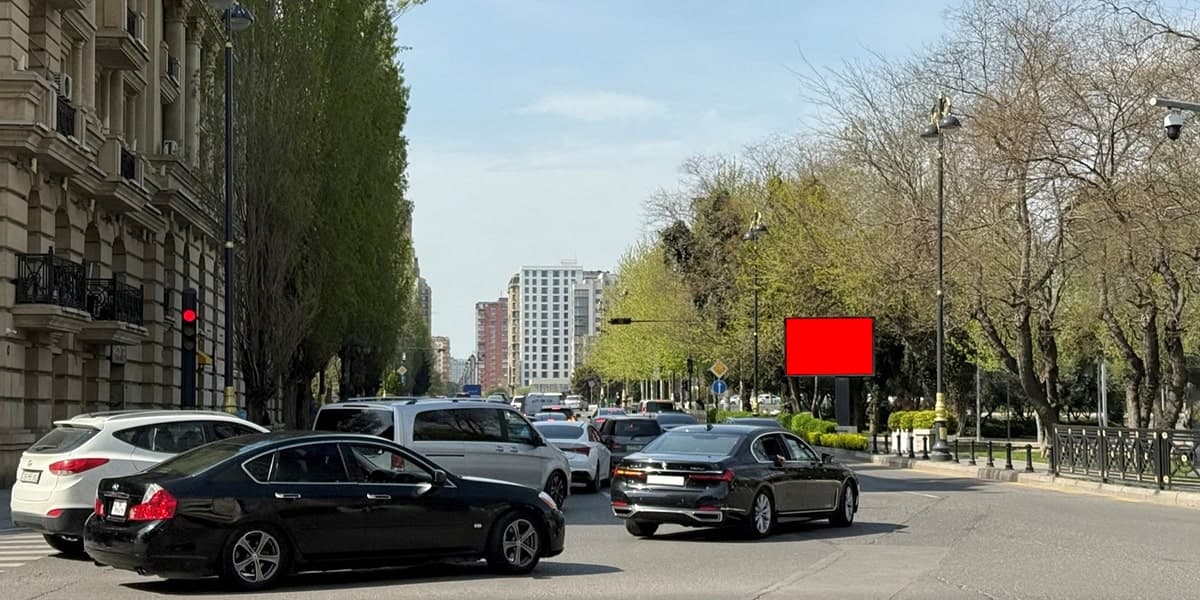 LD 083, C.Hacıbəyli küç. Dədə Qorqud parkı